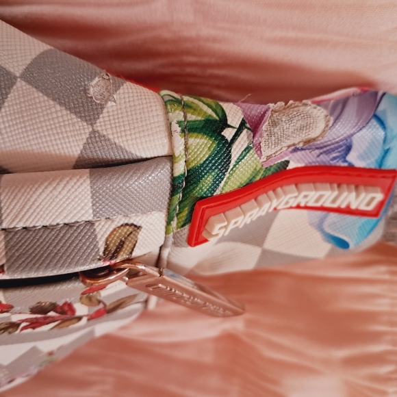 🥰Fabulous Floral and Checkered Sprayground Belt Bag! Looks Designer!🥰 - Picture 9 of 9